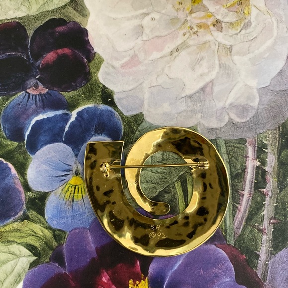 Vintage Gold Tone Brooch / Pin - Picture 5 of 5